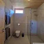 샬레 Ski-in Ski-out With Jacuzzi In 넨다즈
