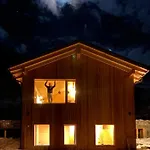 Chalet Ski-in Ski-out With Jacuzzi In