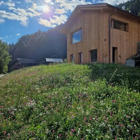 Σαλέ Ski-in Ski-out With Jacuzzi In