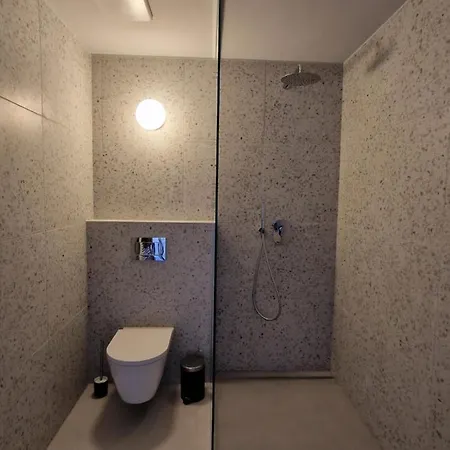 Ski-in Ski-out With Jacuzzi In